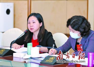 广东女代表委员在认真履职中过节 做足功课提出更高质量建议