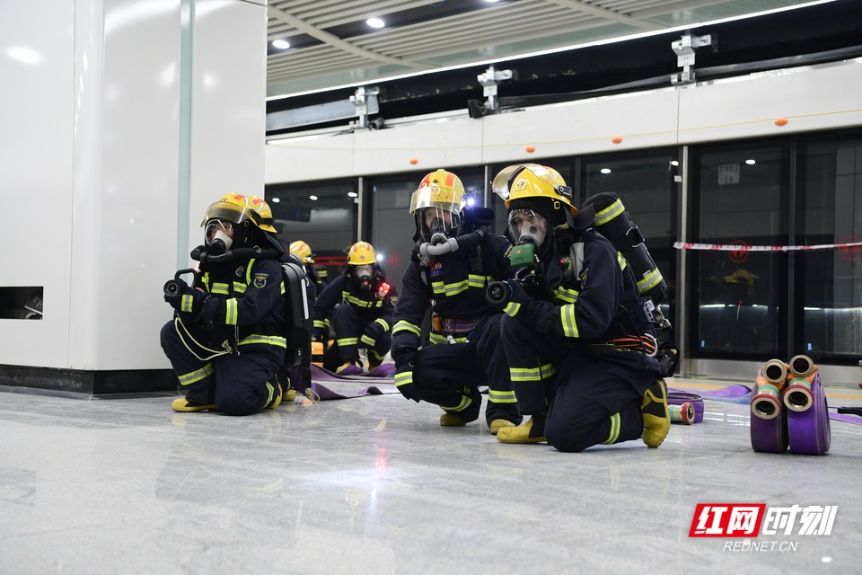 长沙：地铁消防演练，燃！