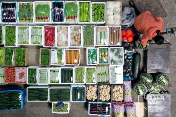 吉网独家探访丨长春最大蔬菜批发市场，与时间赛跑的蔬菜“保供战”