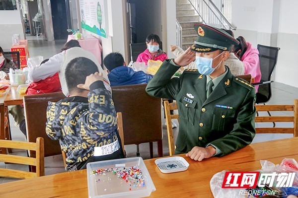 湖南省军区警备纠察队开展“学雷锋精神 当薪火传人”主题活动