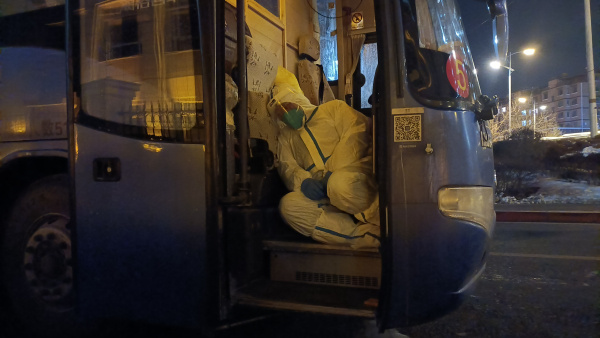疫中吉林暖时刻丨长春公交集团志愿者深入社区协助开展疫情防控工作