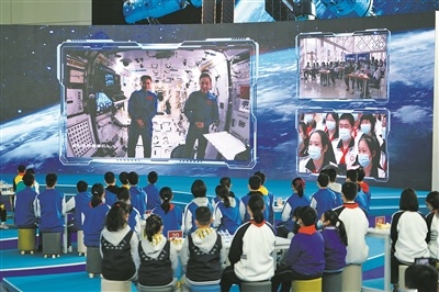 探索宇宙，未来属于你们——记中国空间站“天宫课堂”第二次太空授课