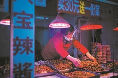 新一轮核酸筛查下，上海市民如何买到新鲜菜