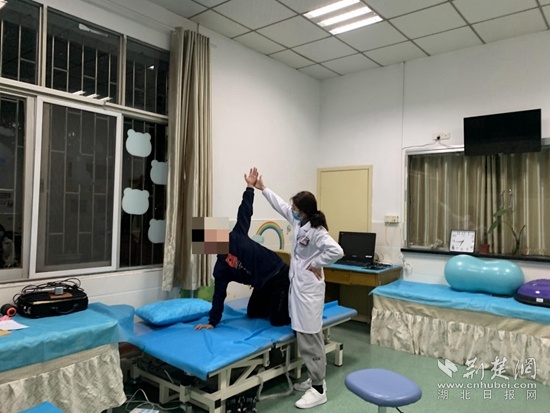 鄂州市中医医院：关爱自“脊”  守护祖国未来的“脊梁”