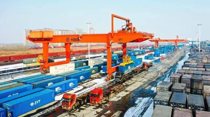 一季度哈尔滨铁路发送货物5223万吨，同比增长3.2%