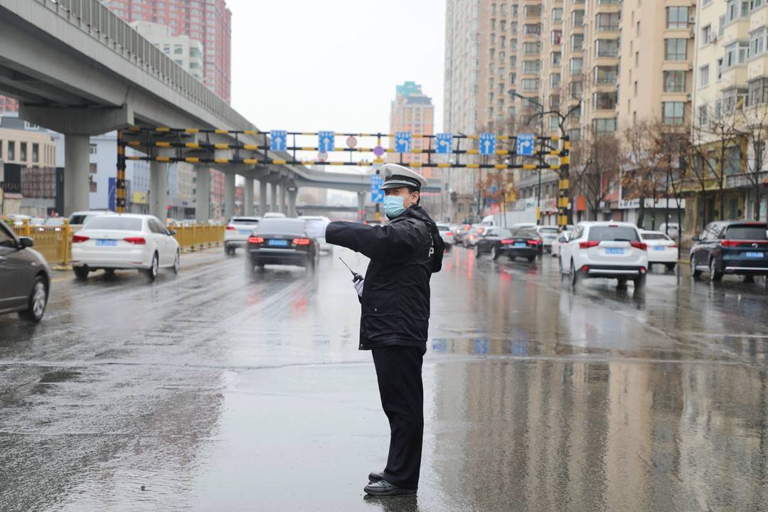 哈尔滨市交警多举措保障道路安全畅通