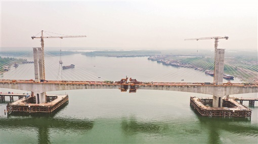 沅江特大桥主跨顺利合龙 常益长高铁主体工程全线贯通