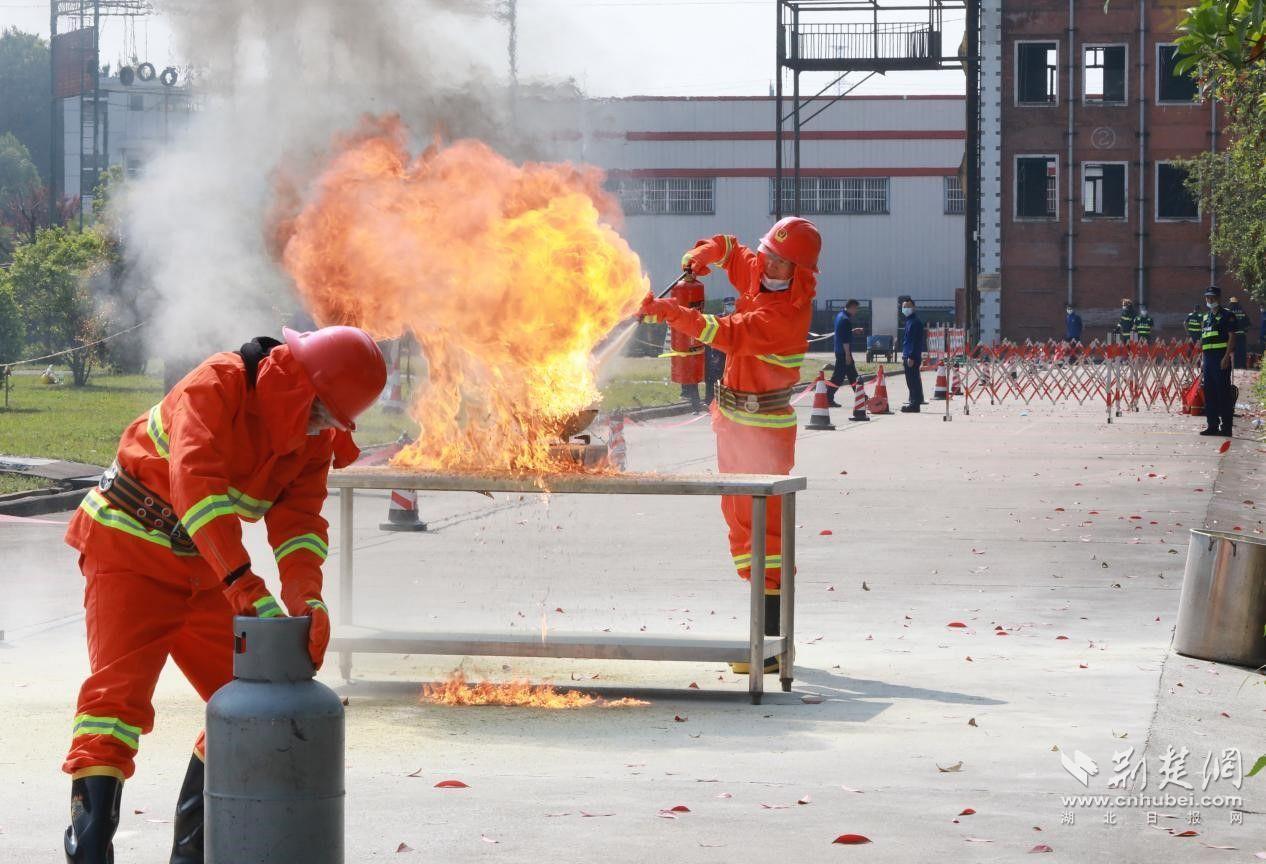 咸宁市举办第一届市直单位职工消防技能比武竞赛