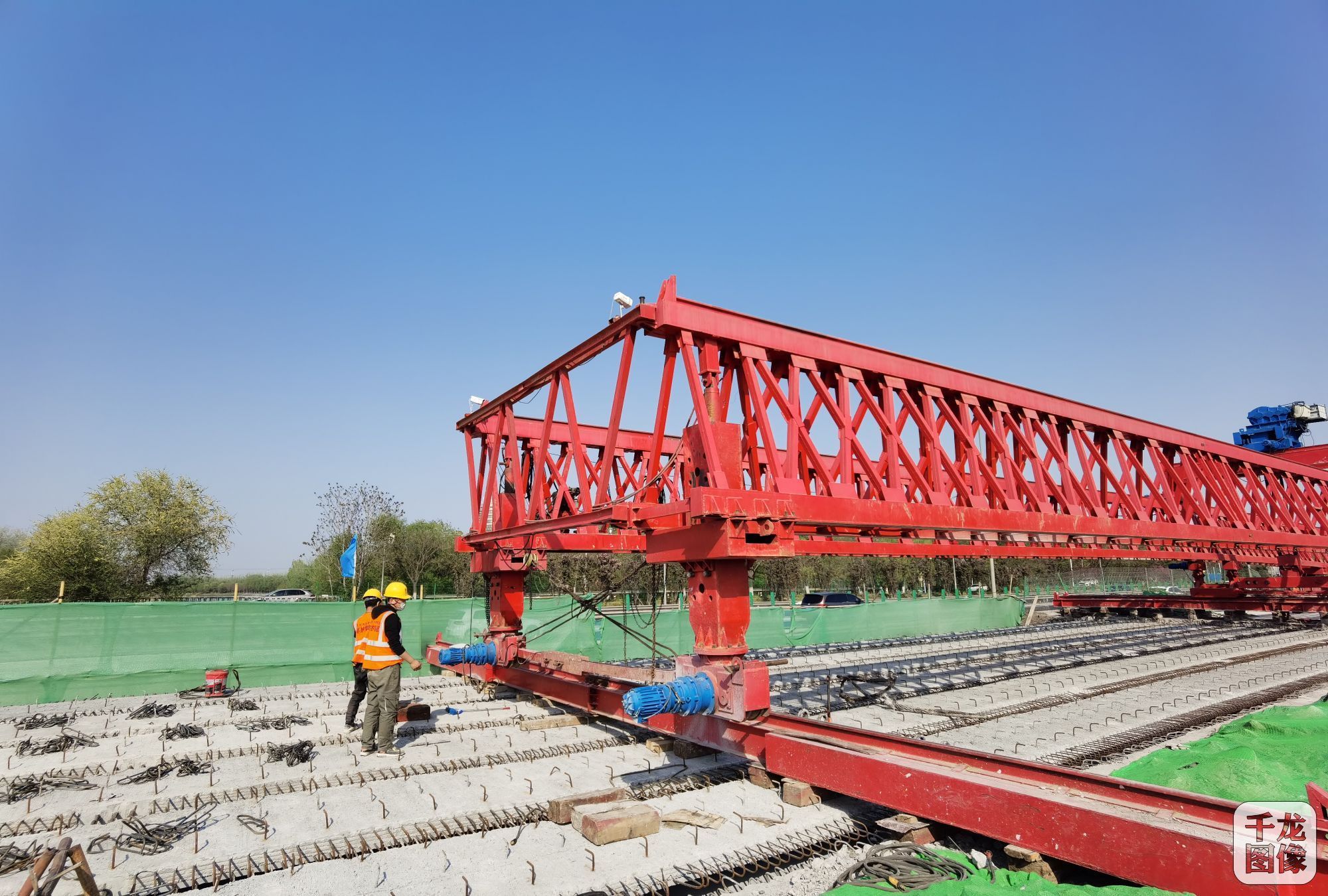 京藏高速辅路南沙河西桥改造工程关键节点完成