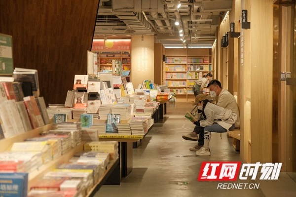 探访长沙图书馆和书店 最是书香沁星城