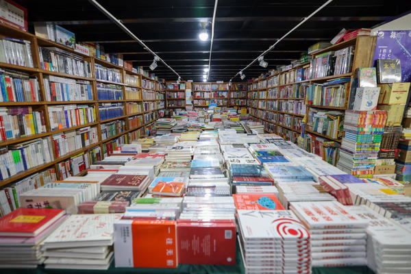 【读书日特别策划】如何打造文化空间？来看看郑州实体书店的转型之路