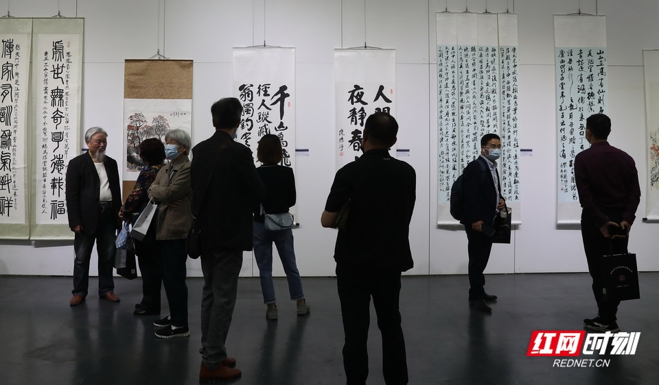长沙市企业文联书法美术作品邀请展在湖南国画馆开幕