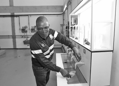 由中企设计、施工的当地自来水厂升级改造项目正式移交博茨瓦纳