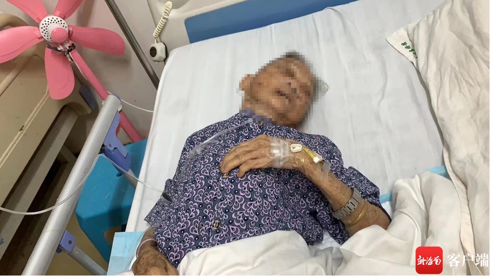 临高百岁阿婆患病卧床 民政部门接手爱心“接力棒”