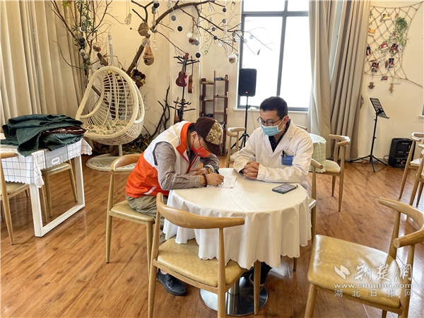武汉市武东医院开展园艺助残系列活动 用香草疗愈特殊患者