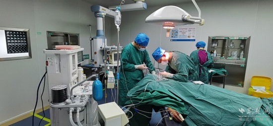 鄂州市中心医院华容医院开展首例气管插管全麻术