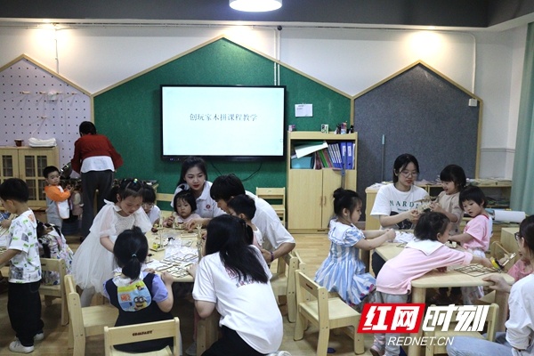 “创玩家”学生团队到湖南工商大学幼儿园开展创新素质教育活动