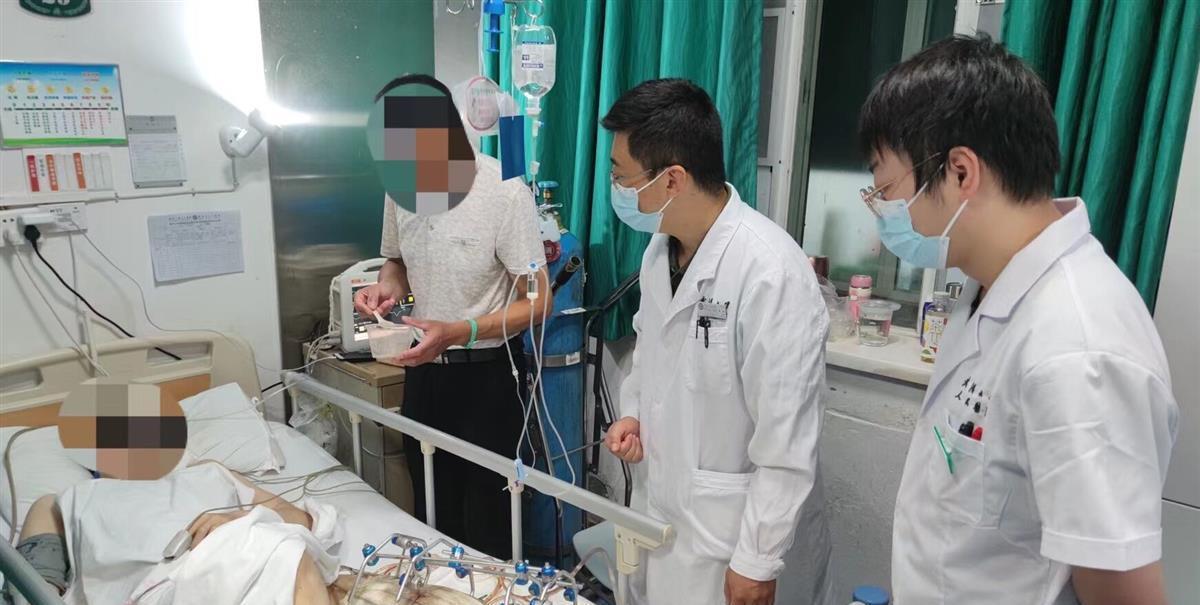 小伙遇车祸重伤奄奄一息 4名武汉大学医学生见义勇为成功挽救生命