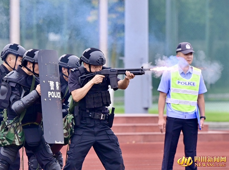 组图|四川省公安厅组织开展全省公安特警专业力量建设检验拉动测试活动