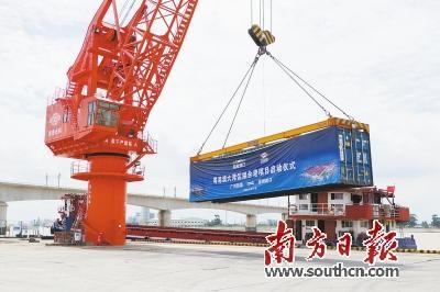 “深圳蛇口-广州新塘”组合港启用 大湾区组合港航线已达20条