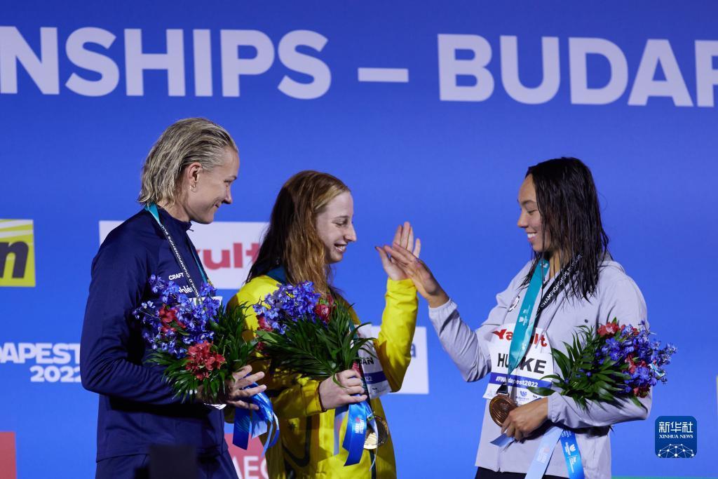 世锦赛：澳大利亚选手获女子100米自由泳冠军
