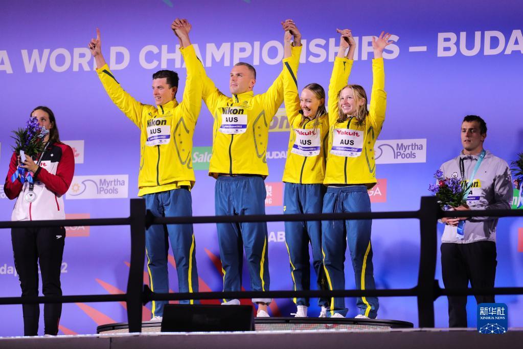 世锦赛：澳大利亚队打破男女4x100米自由泳接力世界纪录