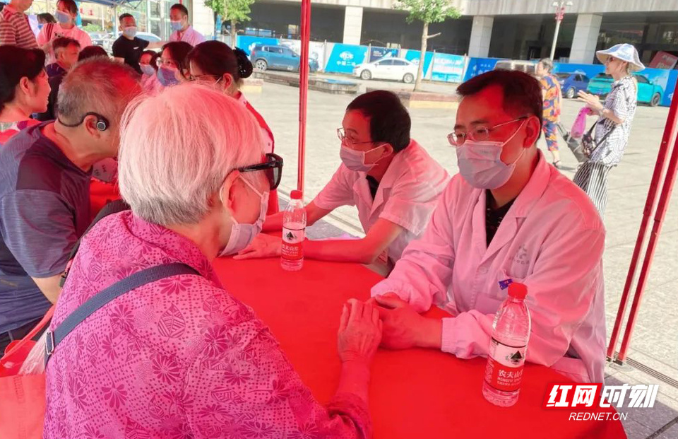 衡阳市中医医院开展“6·25人大代表为民服务”健康服务义诊