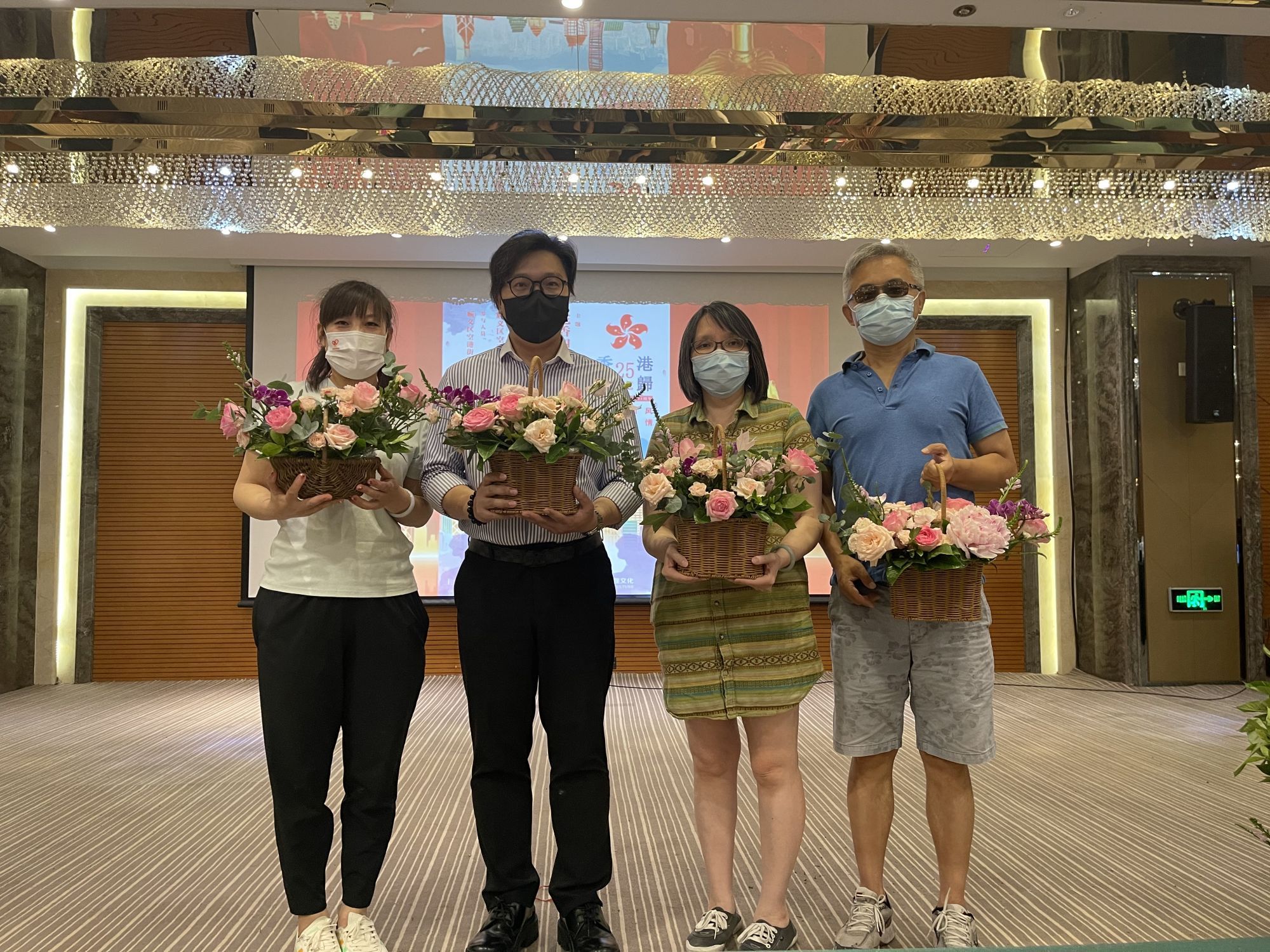 北京顺义国际人才社区举办喜迎香港回归祖国25周年插花活动
