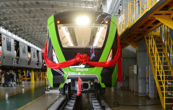 “绿”动南美——哥伦比亚波哥大地铁1号线模型车在中车长客股份公司亮相