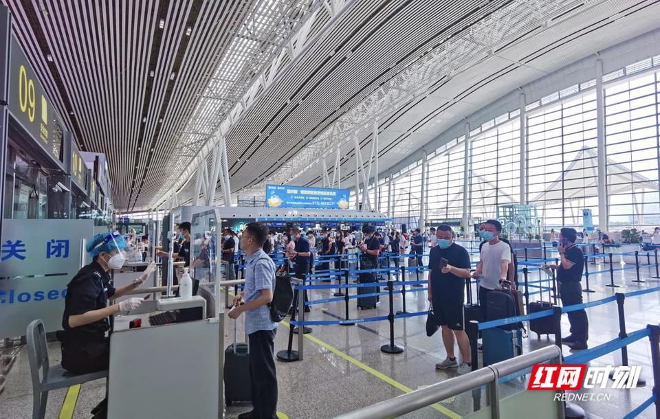 湖南机场单日客流恢复至6.3万人次，正在运营航线144条