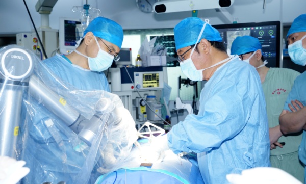 吉林省首例！吉林大学第二医院骨科医学中心成功完成天玑II代机器人手术