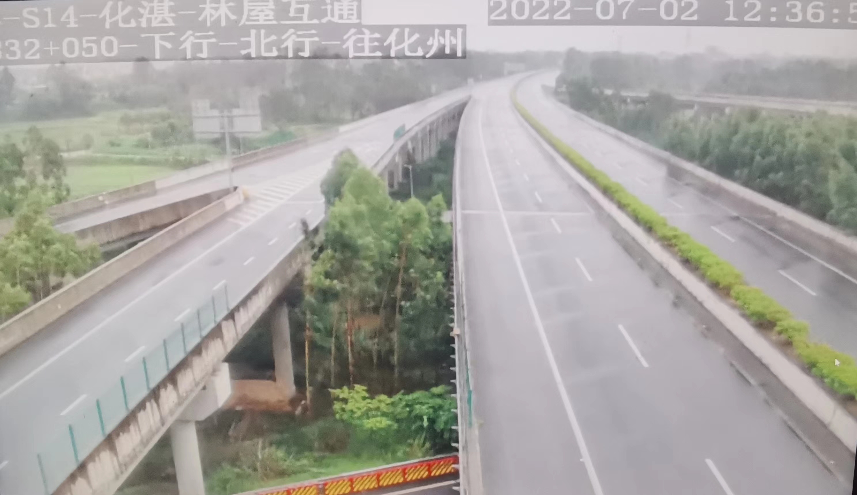 受台风影响 广东部分高速路段封闭