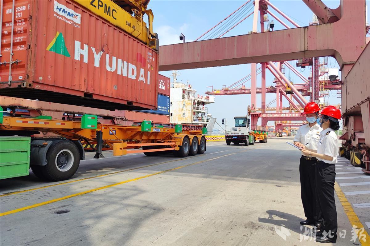 武汉海关助力打通“韩国-武汉-欧洲”过境贸易新通道