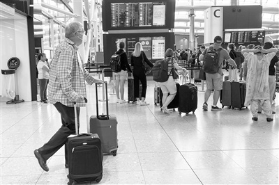 人手紧缺 英国希思罗机场决定限制客流