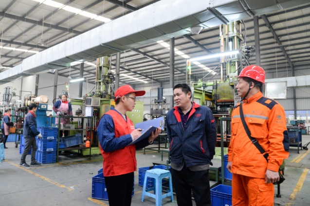 广安市57家工业企业主动错避峰让电于民