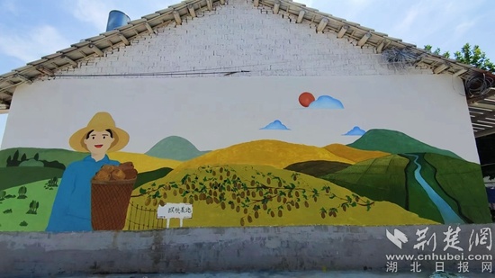 黄梅汪岗镇绘制墙体漫画，让乡村闲置墙壁“说话”