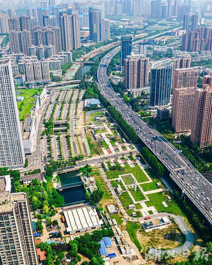 华中最大地下净水厂地面公园开放