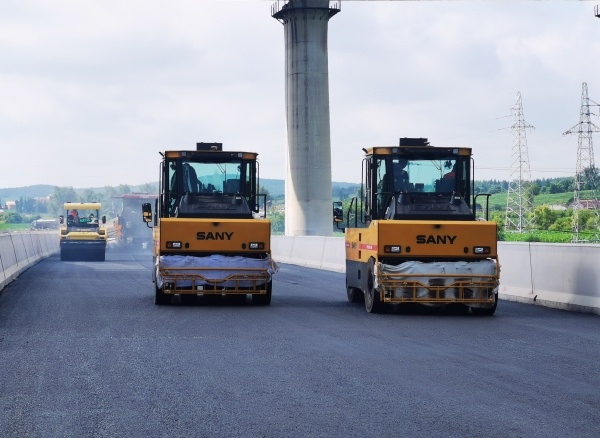 长春经济圈环线高速公路九台至双阳段项目LM01工区涉铁施工全部完成