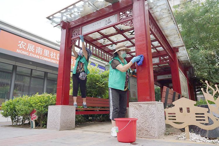 北京市朝阳区43个街乡开展周末卫生大扫除