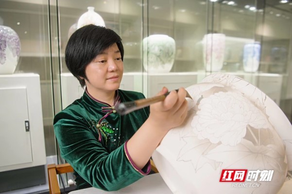 被省委书记点赞了！醴陵陶瓷人：让醴瓷走向更高更广的市场丨中国这十年·湖南
