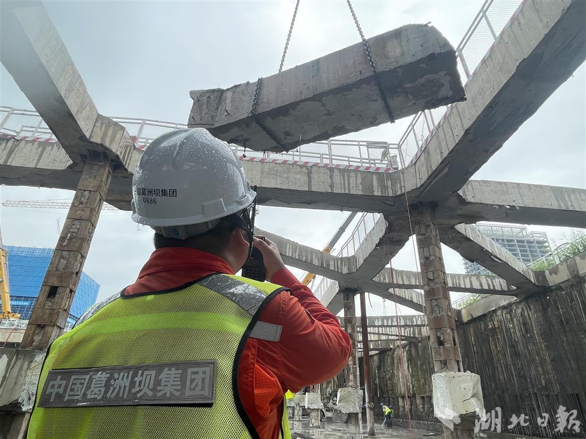 亚洲在建规模最大的单体地下综合体，由葛洲坝集团在南京建设