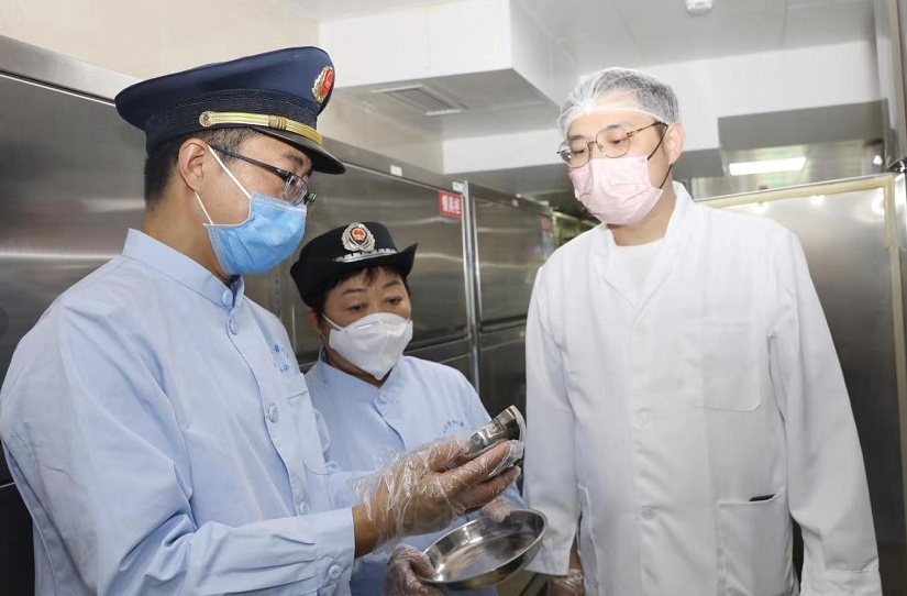 开学首日，北京全市开展校园食品安全全覆盖检查