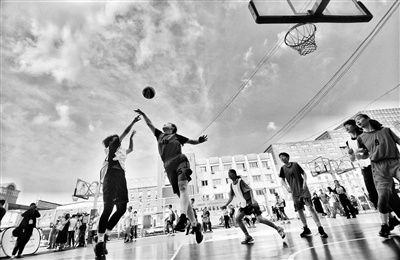 北京东城开赛“社区杯”三人篮球赛