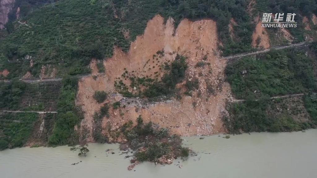 泸定地震：直击大渡河上的救援