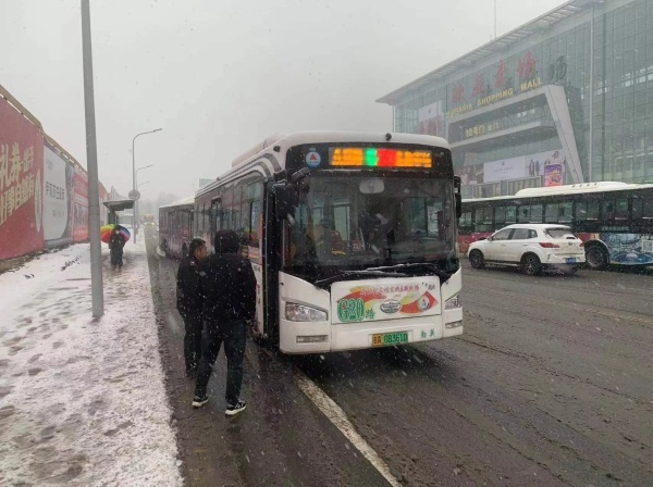 长春公交集团：5000余人确保雪天2000余台公交车安全运营