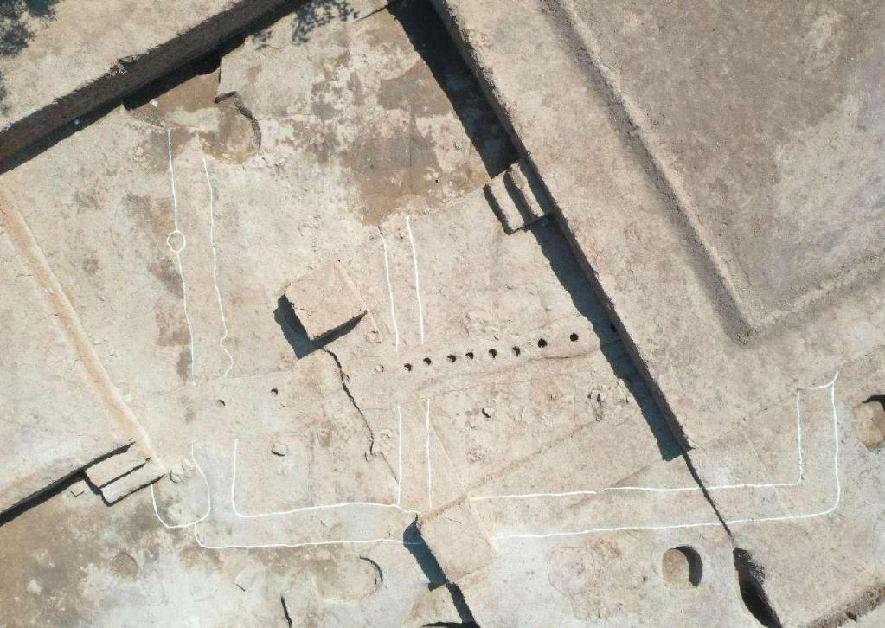 新华全媒+|河南仰韶村遗址发现5000多年前大型房屋基址
