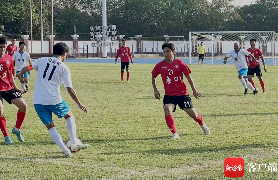 省运会男子足球赛（成年组）：东道主儋州队闯进决赛
