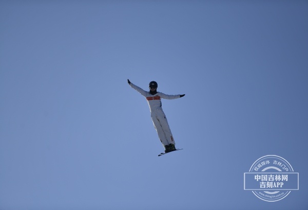 中俄冬季青少年运动会两国自由式滑雪空中技巧运动员积极备战