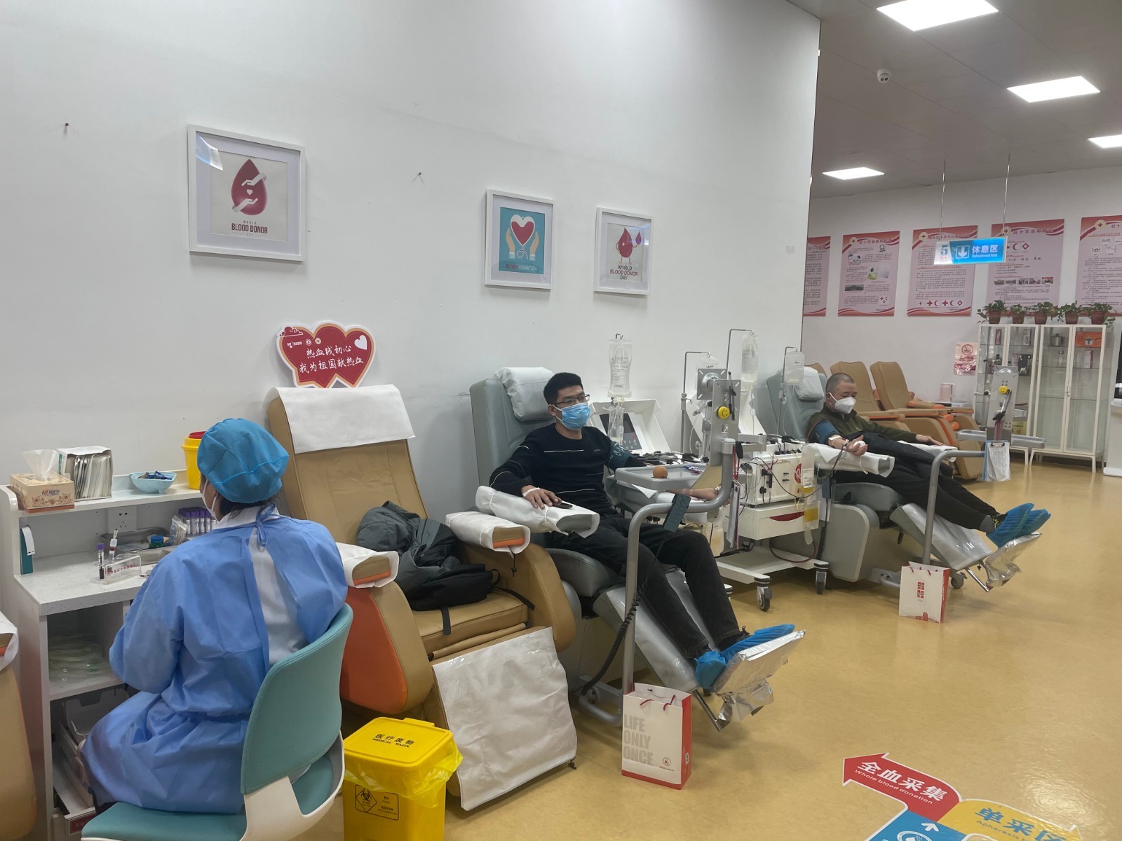 血液库存低于最低保障线 郑州献血点延长服务时间