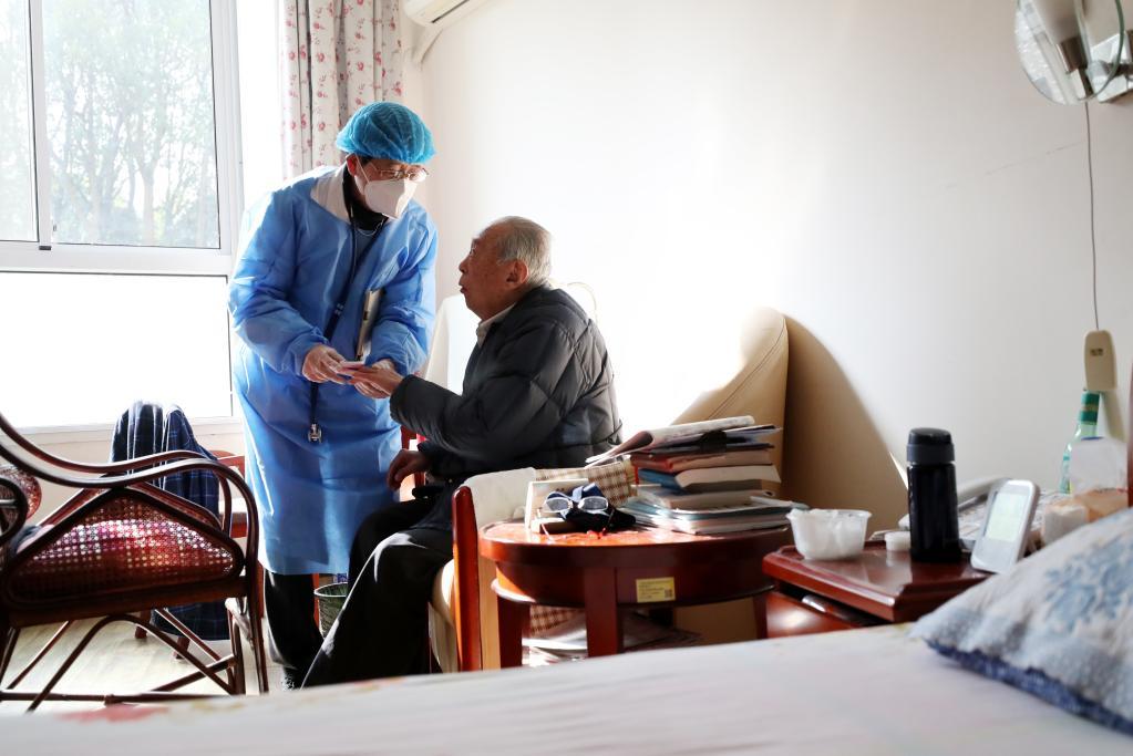 新华全媒+|一线直击：上海养老院努力守护老人平安